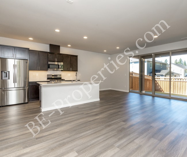 Building Photo - Lovely 4 bedroom 2.5 bathroom Tehaleh Home