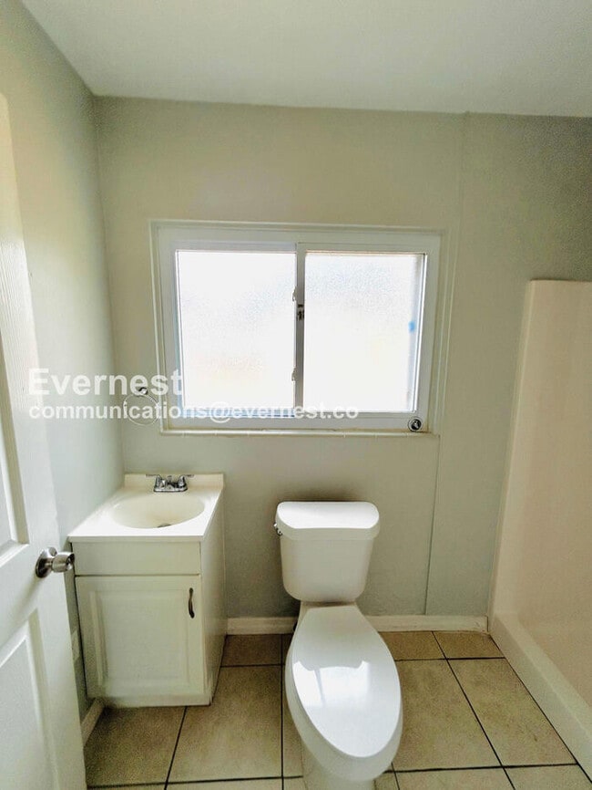 Building Photo - 3019 W Meadow St