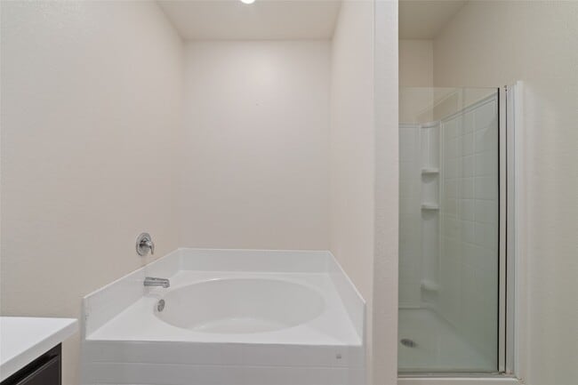 Building Photo - 3000 Iron Woods Dr