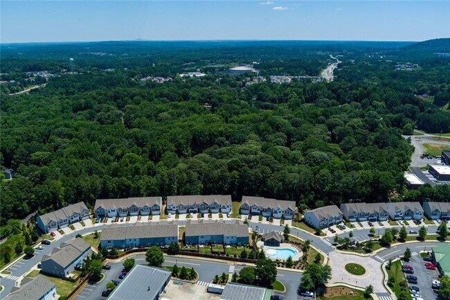 Building Photo - 723 Woodstock Grove Dr