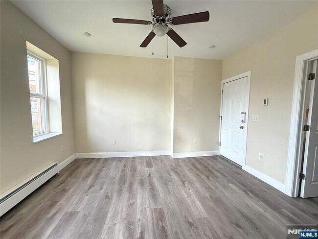 Building Photo - 242 Westminster Pl