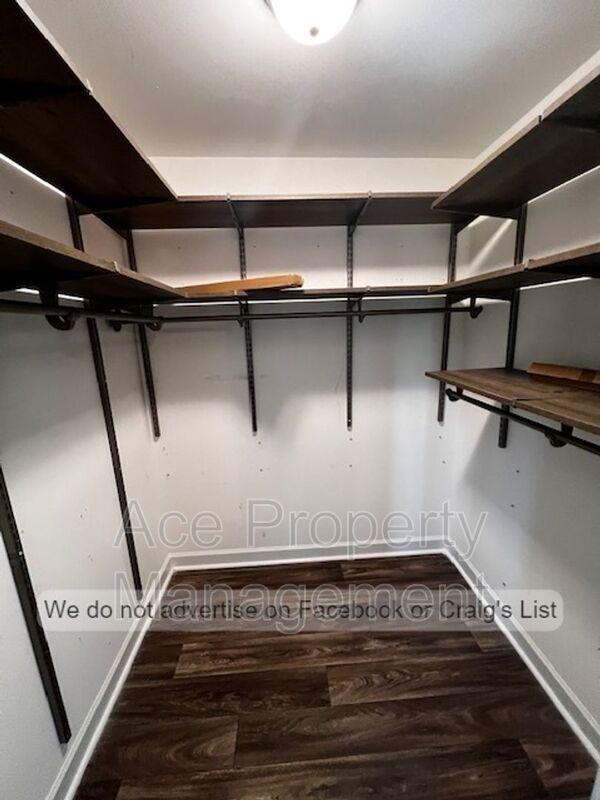 Building Photo - 232 Fishers Cv
