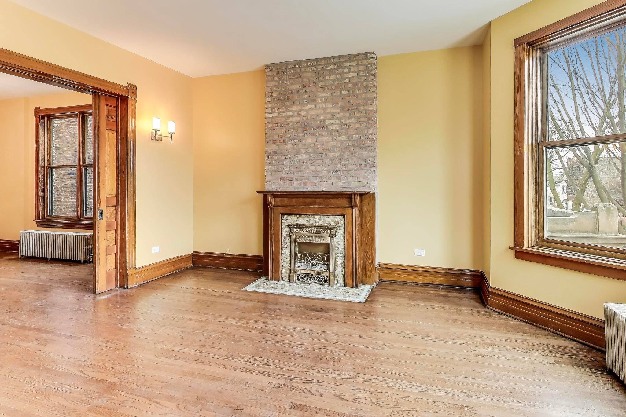 Building Photo - 3351 S Union Ave