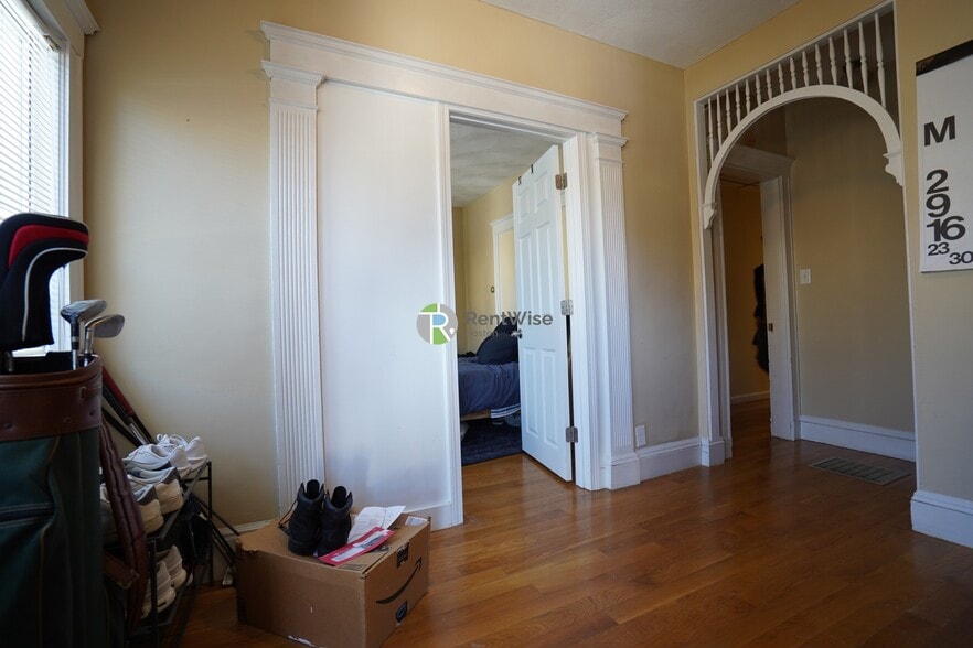 Building Photo - 52 Pearson Rd