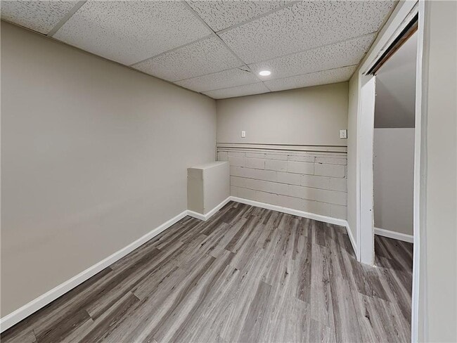 Building Photo - 575 Cherry Ln