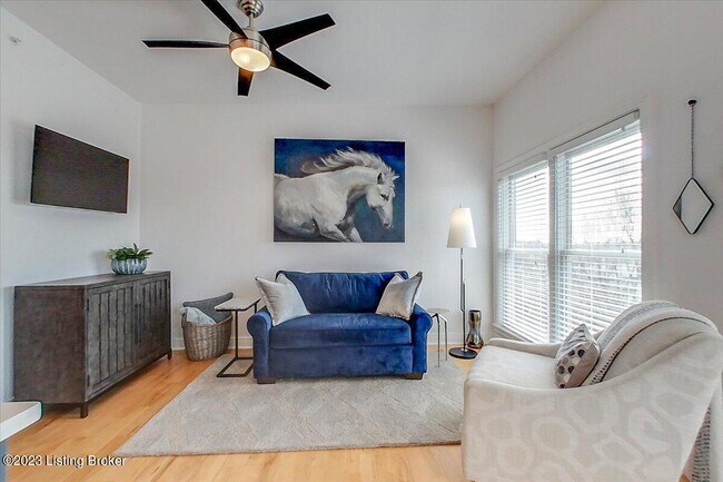 Building Photo - 10605 Meeting St