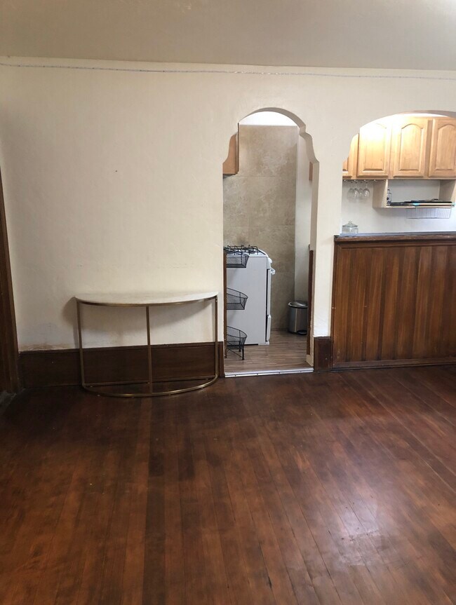 Primary Photo - 50 Dunsmuir St