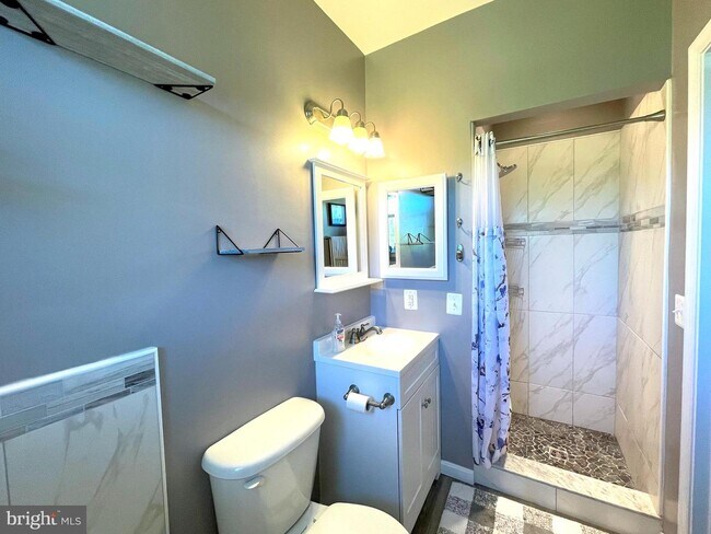 Building Photo - 634 Oyster Bay Pl
