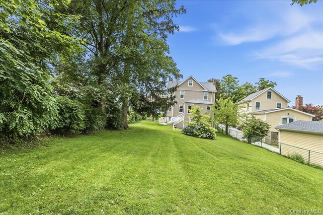 Building Photo - 75 Anstice St