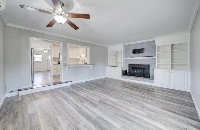 Building Photo - 3105 W 21st Ct