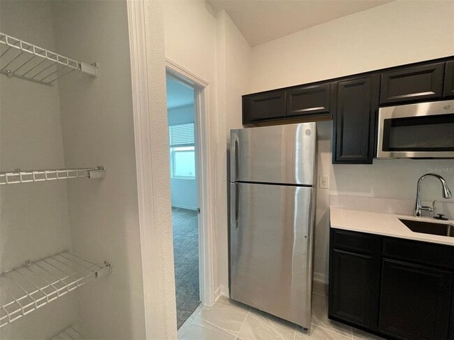 Building Photo - 835 Ofanto Wy