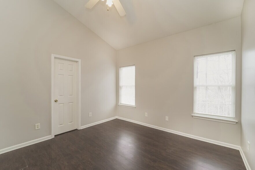 Building Photo - 6614 Hampton Way Dr