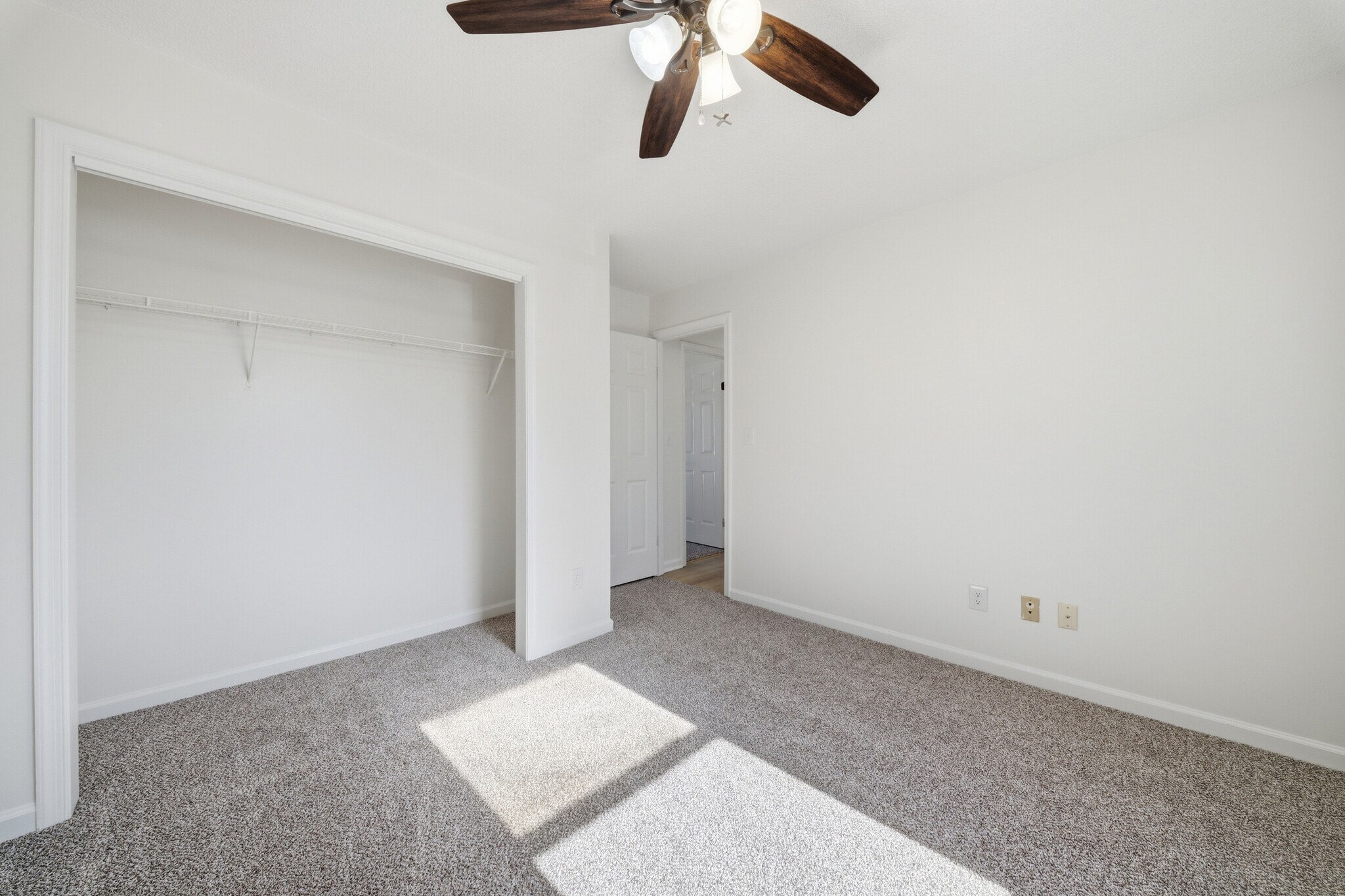 Building Photo - 4732 Brompton Dr