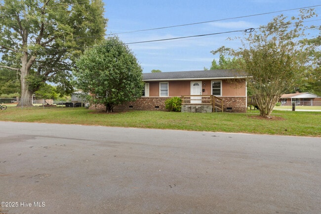 Primary Photo - 1800 Carver St