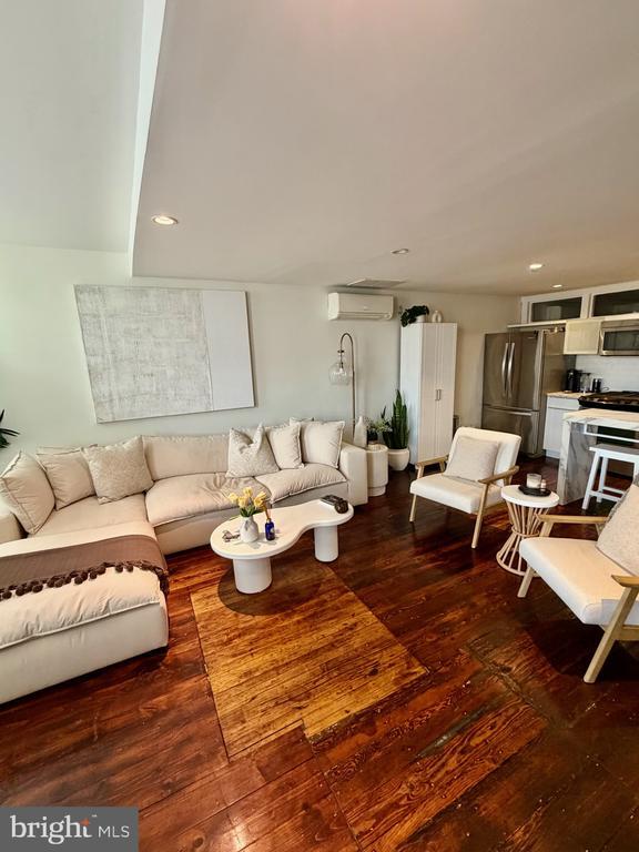 Primary Photo - 126 N 3rd St