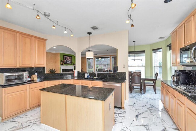 Building Photo - 12002 Newport Shore Dr