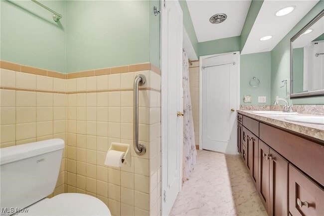 Building Photo - 6175 Vernondale Dr