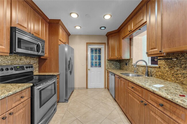 Building Photo - 16721 SW 298th Terrace