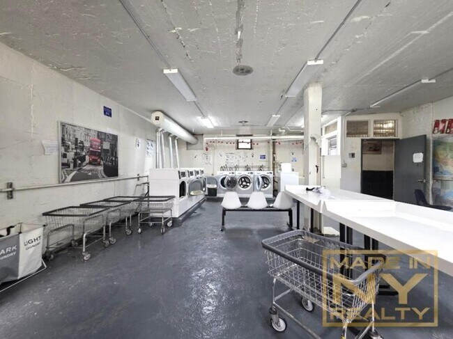 Building Photo - 1 bedroom in FLUSHING NY 11358