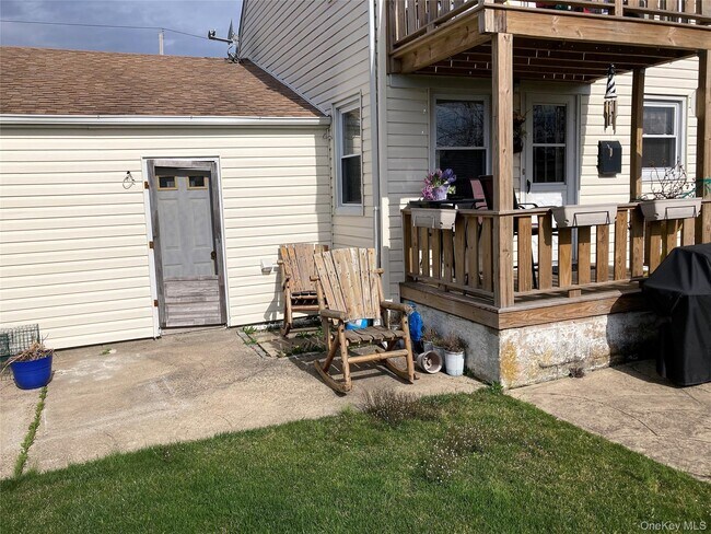 Building Photo - 141 Nassau Ln