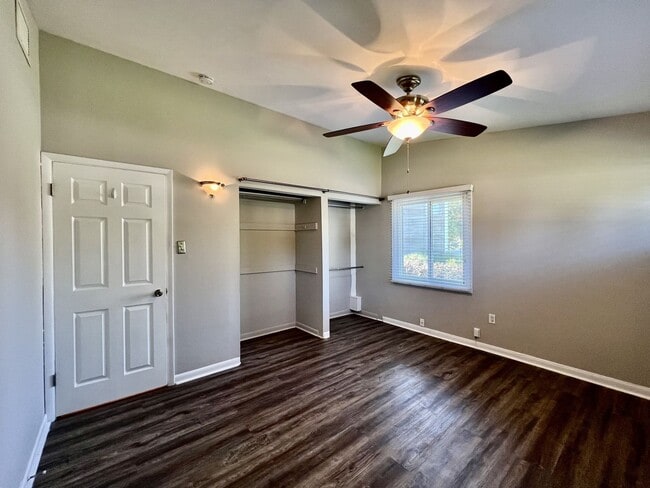 Building Photo - 3-Bedroom Home In Laurel Manor - Fenced Ba...
