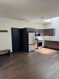 Building Photo - 517 1st St