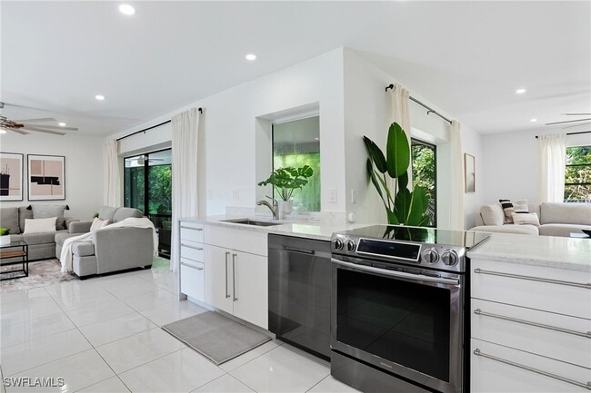 Building Photo - 155 Old Tamiami Trail