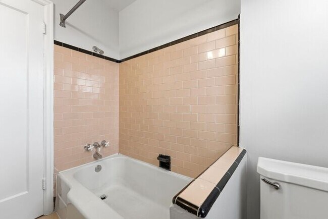 Building Photo - Corner of Character • Rare 2BD Residence at NE 16th & Weidler – Irvington/Lloyd District