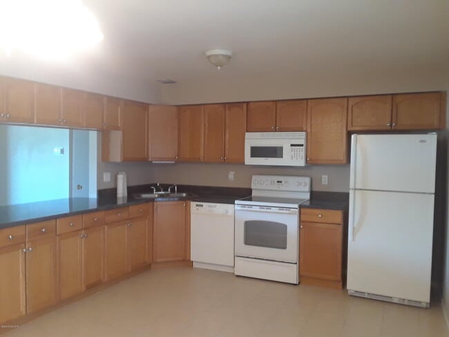 Building Photo - 135 S Suzanne Ct
