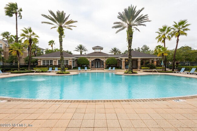 Building Photo - 7990 Baymeadows Rd
