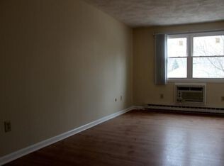 Building Photo - 346 Brown St