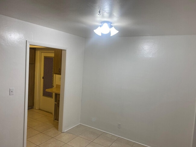 Building Photo - 4328 SW 6th St