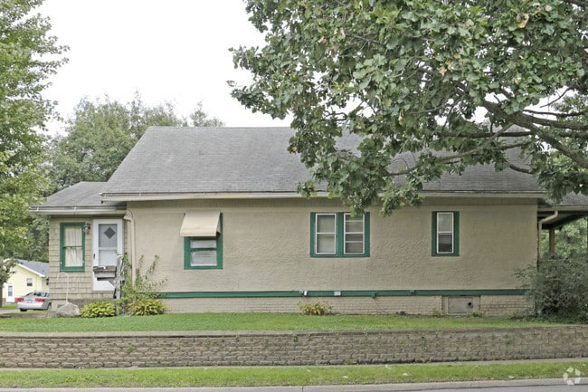 Building Photo - 6211 SW 14th St
