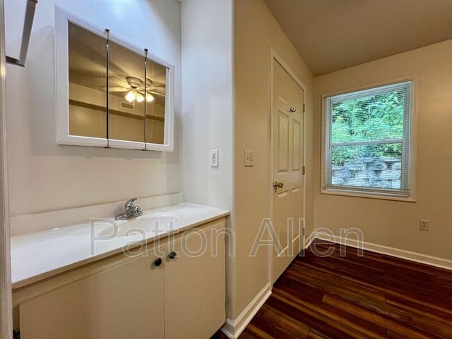 Building Photo - 133 Citadel Dr