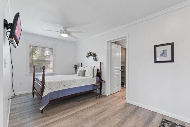 Building Photo - 1308 Fredrick Ln