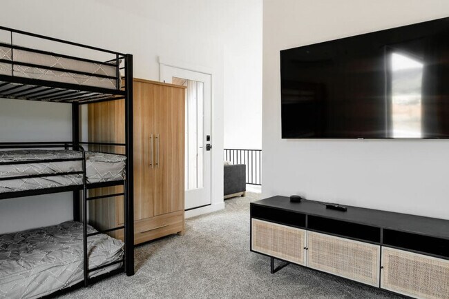 Building Photo - 2387 2500 E