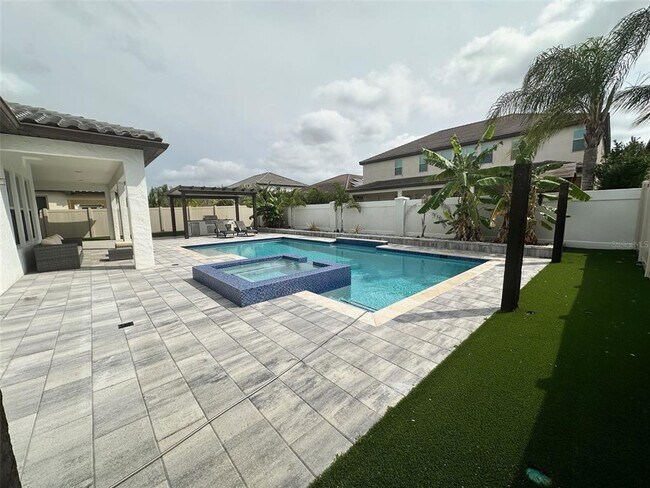 Building Photo - 7944 Chilton Dr