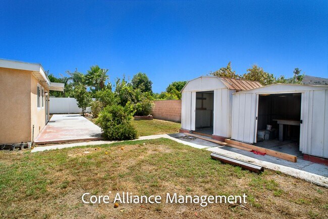 Building Photo - 3520 Hearst Dr