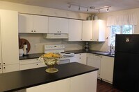 Building Photo - Santee court