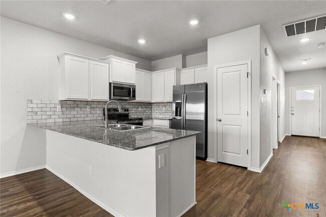 Building Photo - 1218 LEXINGTON Dr