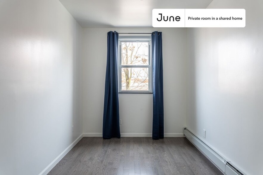 Building Photo - Room in Shared 4 bed/2 bath home