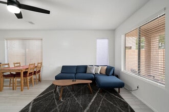 Building Photo - 13682 W Desert Flower Dr