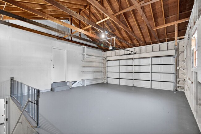 Building Photo - 1415 Lindsay Ln