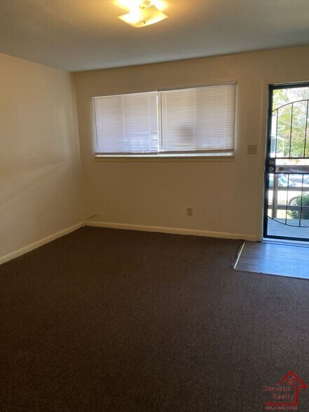 Building Photo - 1918 Ivy St