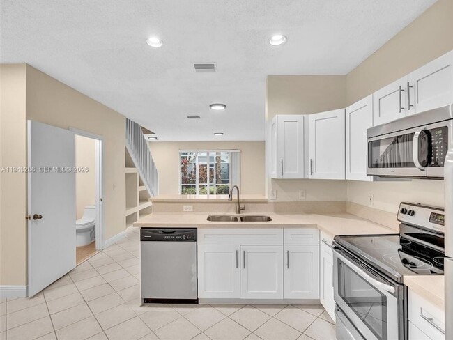 Building Photo - 3932 San Simeon Ln