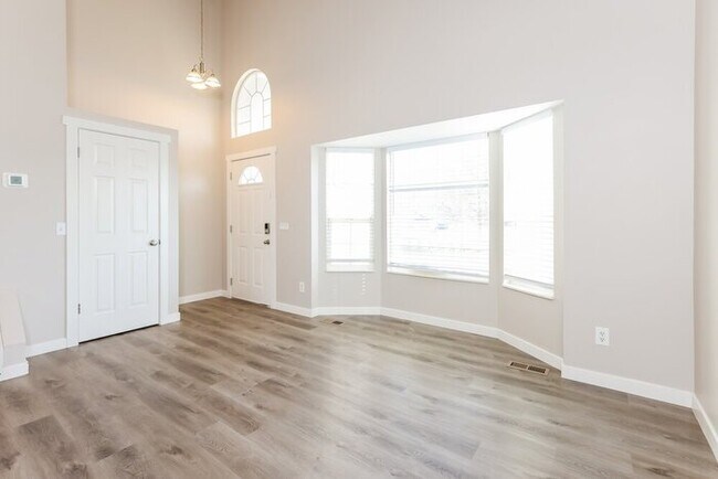 Building Photo - 3056 Linton Cir