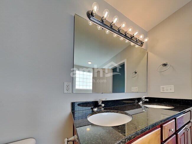 Building Photo - 4003 Saphire Ln