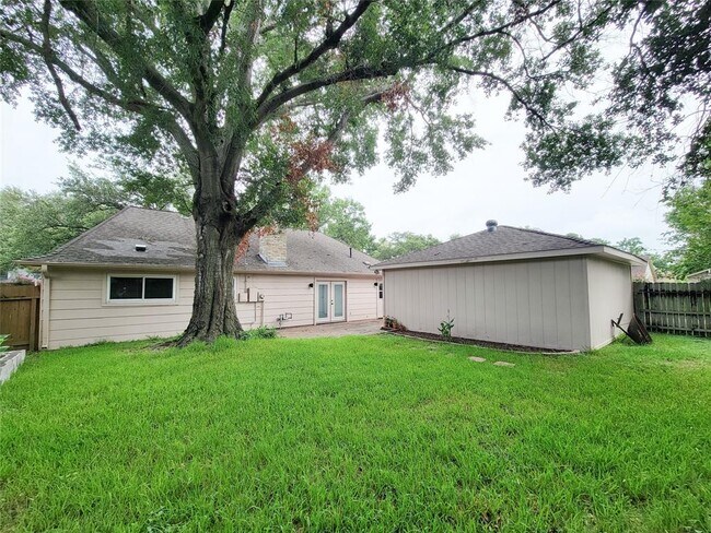 Building Photo - 21303 Park Holly Ct