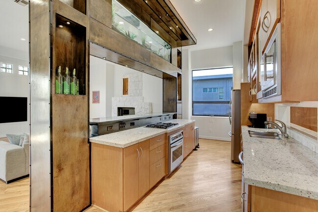 Building Photo - 5002 Milam St