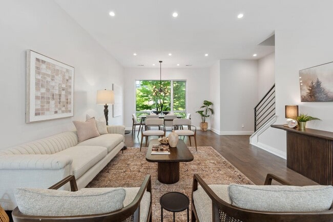 Building Photo - 801 N 6th St